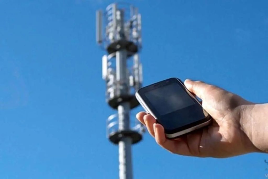 شرکت مخابرات درباره تأثیر قطعی برق بر خطوط مخابراتی و اینترنت: راهکار این است که باید نوسازی باتری ها انجام شود که به سرمایه‌گذاری نیاز دارد